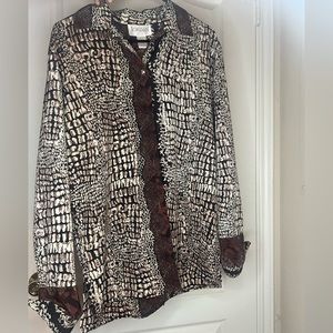 Jordan Women’s Button-Up Blouse in Size 8